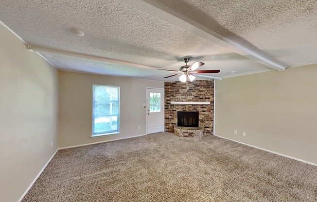 224 LAKEWAY CT