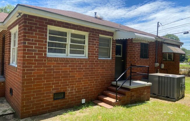 **AVAILABLE NOW**Three Bedroom / One Bathroom Home for Rent in Columbus, GA 31906***