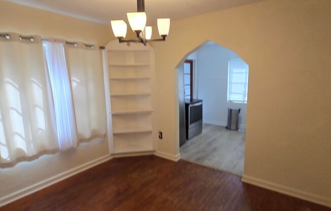 2 beds, 1 bath, $1,425