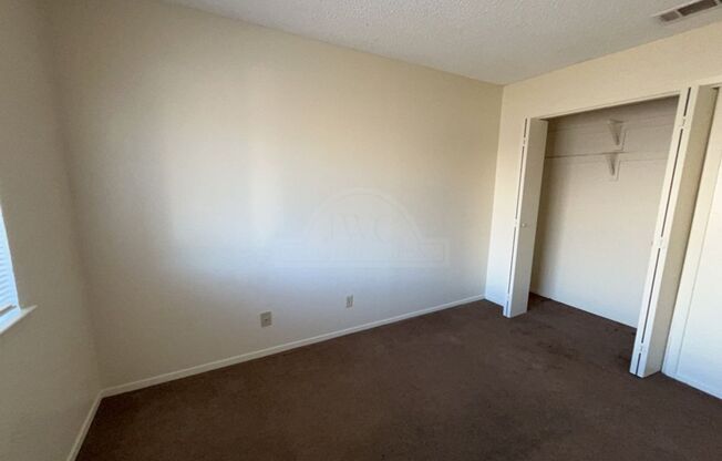 2 beds, 1 bath, $795, Unit 2203 Cascade Unit A