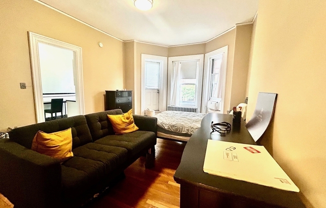 229 NEWBURY ST