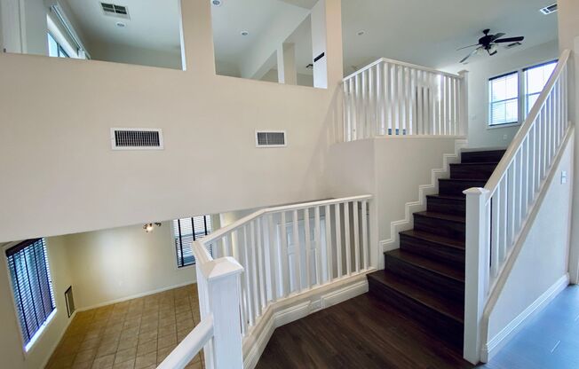 3 beds, 3 baths, $2,050