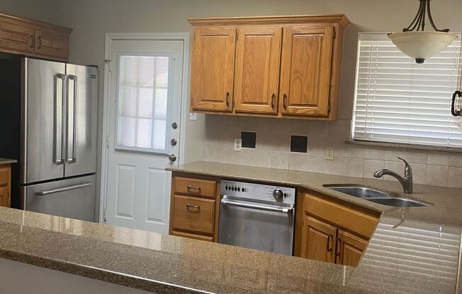 [3/2/3 READY FOR LEASE]