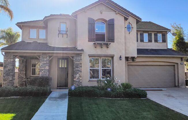 Amazing 7 bedrooms home in the Eastlake/Otay Ranch area.