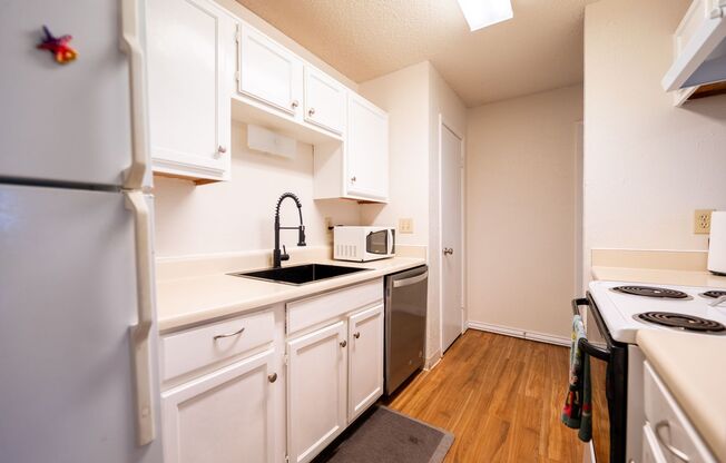 1 bed, 1 bath, $1,399, Unit Apt 122