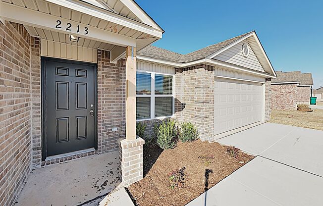 Very Nice 4 Bedroom 2 Bath Home in Mustang Schools!