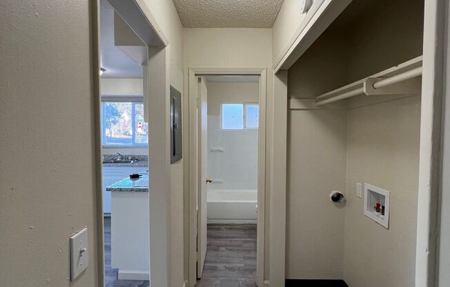 1 bed, 1 bath, 600 sqft, $1,175, Unit 12