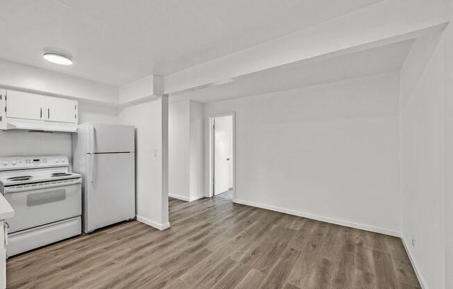 Remodeled unit in gated community close to Highland Hospital