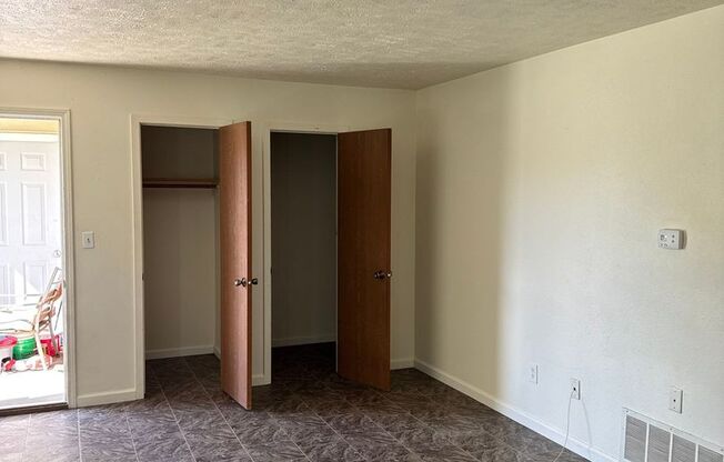 305 East N (Ogallala,NE) - Cedar Wood Apartments