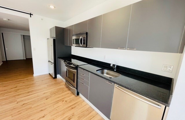 1 bed, 1 bath, 693 sqft, $2,900, Unit 318