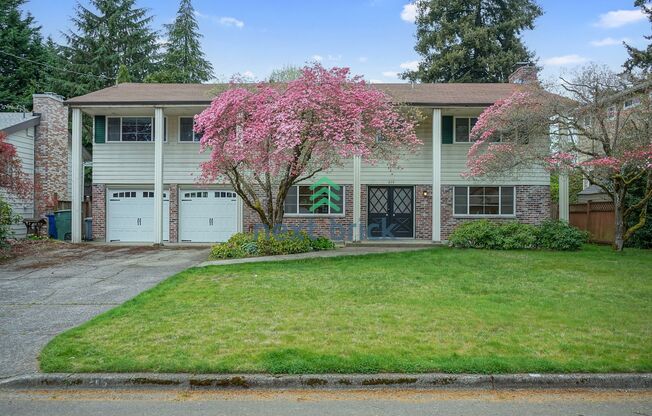 Spacious 5 Bed 2.5 Bath for Rent in Bellevue!