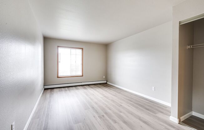 2 beds, 2 baths, 975 sqft, $1,499, Unit L204