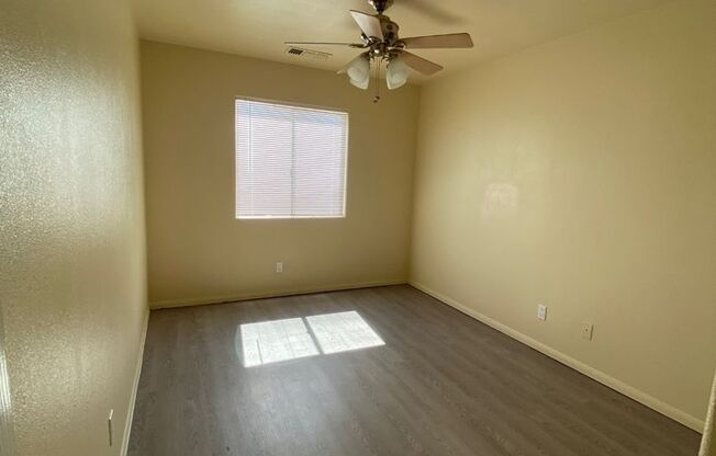 2 beds, 1 bath, $1,300