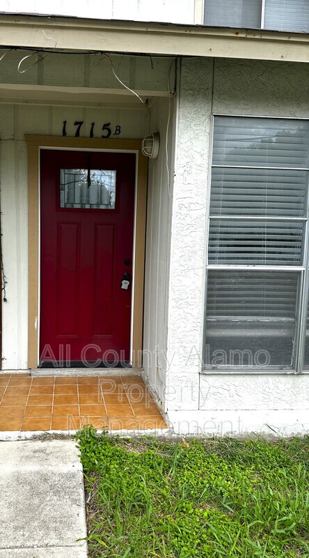 1715 PATRICIA DR