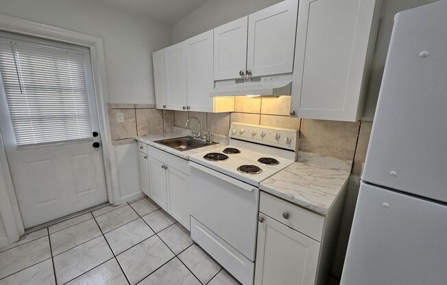 1 bed, 1 bath, $1,690, Unit Apt#1