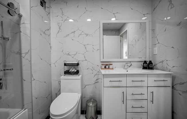 2 beds, 2 baths, 842 sqft, $2,300, Unit 524