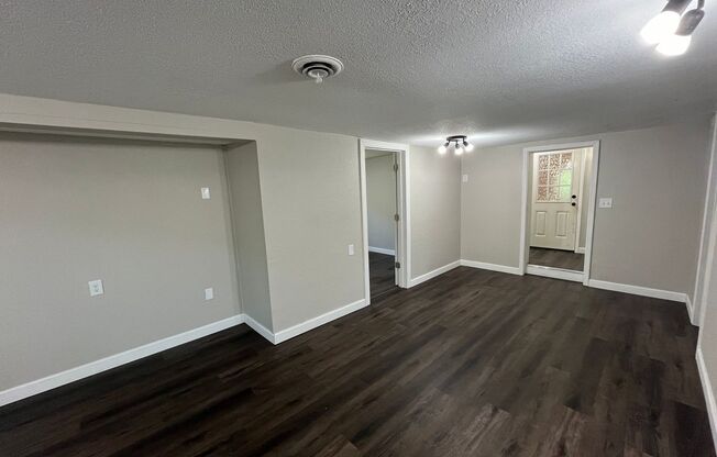 3 beds, 1 bath, $1,295