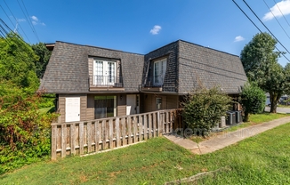 9104 WOODPARK LN