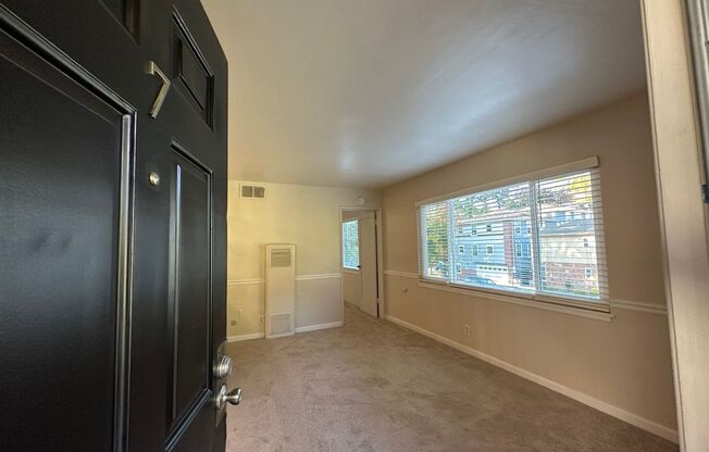 1 bed, 1 bath, $1,575, Unit 07