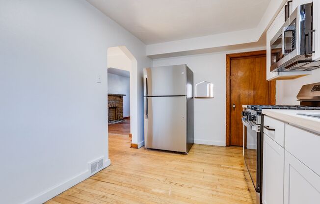 3 beds, 1 bath, $1,200, Unit 1