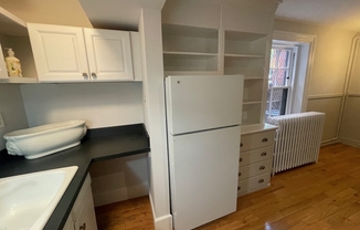 1 bed, 1 bath, 550 sqft, $2,800, Unit b