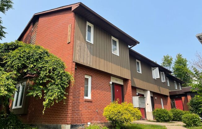 Biscayne/Sarasota 2 Bedroom Townhome on W. College Ave.