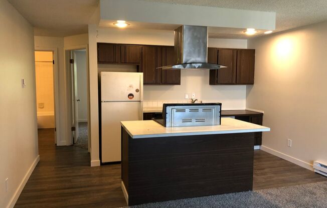 2 beds, 1 bath, 800 sqft, $1,075, Unit 721 S Lincoln Pl #5