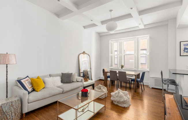 25 5 AVE