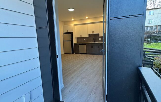 1 bed, 1 bath, 420 sqft, $1,550, Unit 11