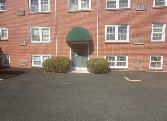 210 Hillside Ave
