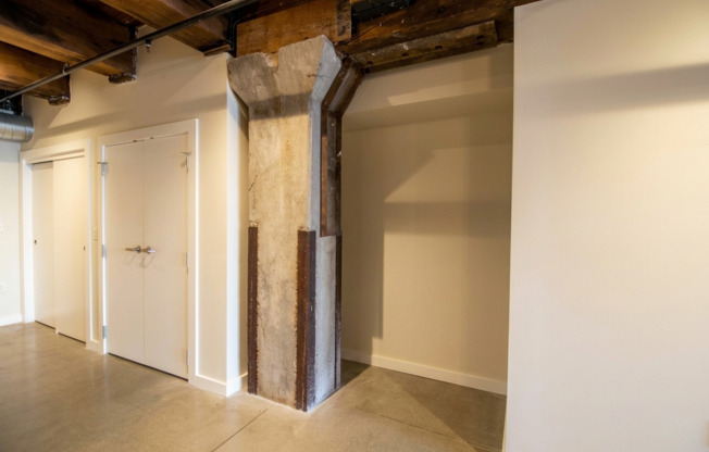 1 bed, 1 bath, 1,050 sqft, $3,100, Unit 106