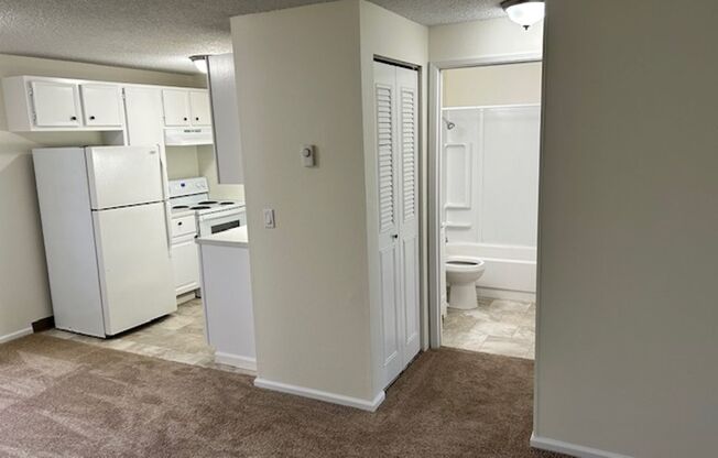 1 bed, 1 bath, 700 sqft, $1,185, Unit Unit A