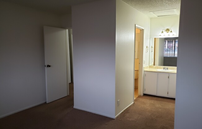 3 Bed 2 Bath Townhome Close To The Strip!