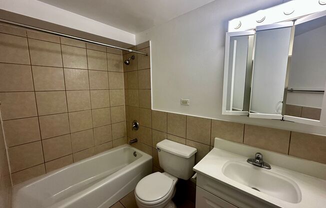 1 bed, 1 bath, 700 sqft, $1,875, Unit 418-1006