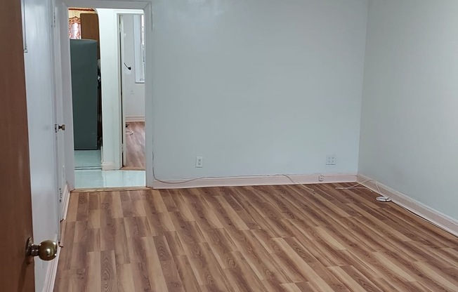 1 bed, 1 bath, 700 sqft, $2,100