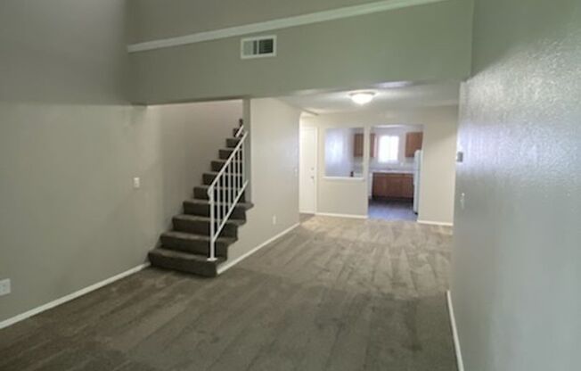 2 beds, 1 bath, 1,105 sqft, $875, Unit 2703-304