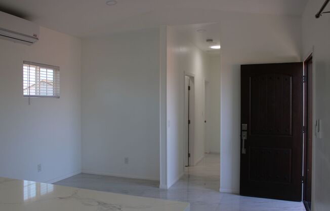 2 Bedroom, 1 Bathroom Apartment
