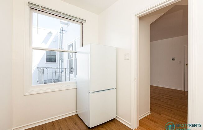 Studio, 1 bath, $2,650, Unit 1685 Chestnut St. #301