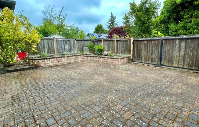Three Bedroom Home in Whittier Heights!
