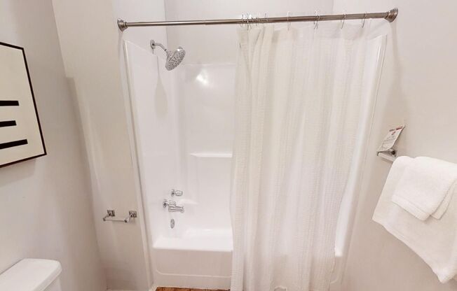 Studio, 1 bath, 806 sqft, $1,350, Unit 206