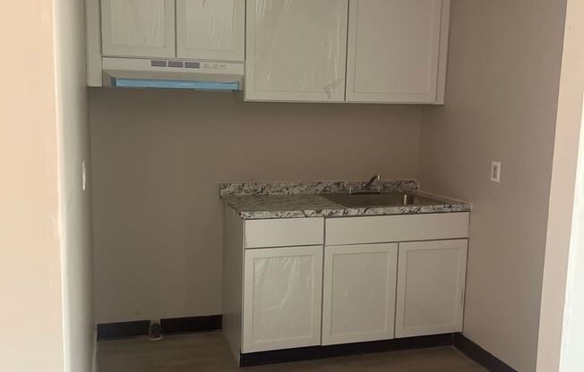 1 bed, 1 bath, 600 sqft, $1,150, Unit 412