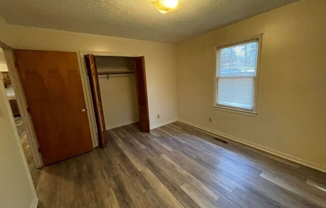 2 beds, 1 bath, 800 sqft, $795, Unit 1127 Bridges Street Unit A