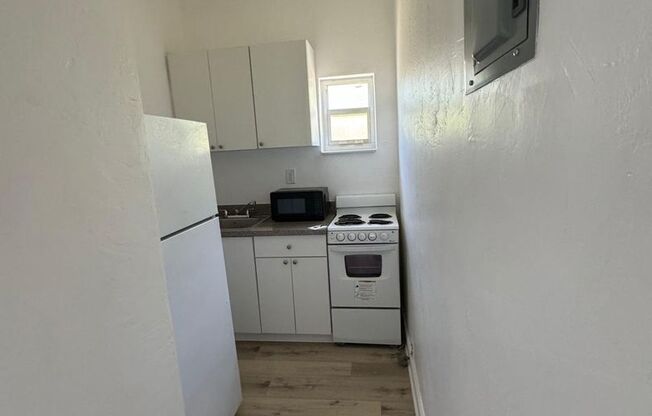 LC 20:836 NW 10th St