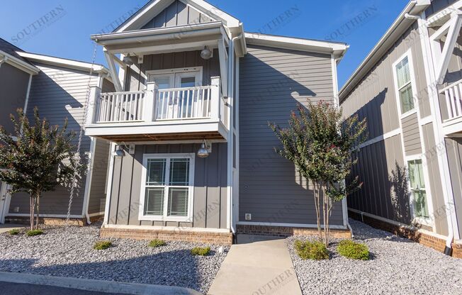 2 beds, 2 baths, 1,000 sqft, $1,400, Unit Suite 44