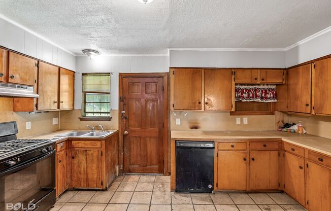 4 BEDROOM 2 BATH