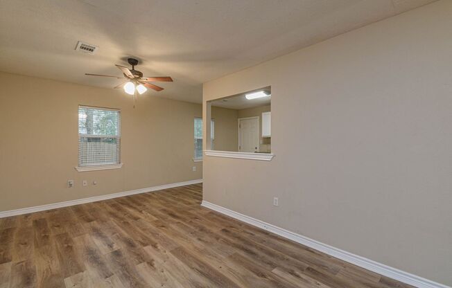 2 beds, 1 bath, $1,275