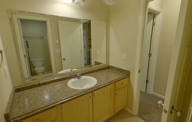 2 beds, 1.5 baths, $1,650, Unit 3