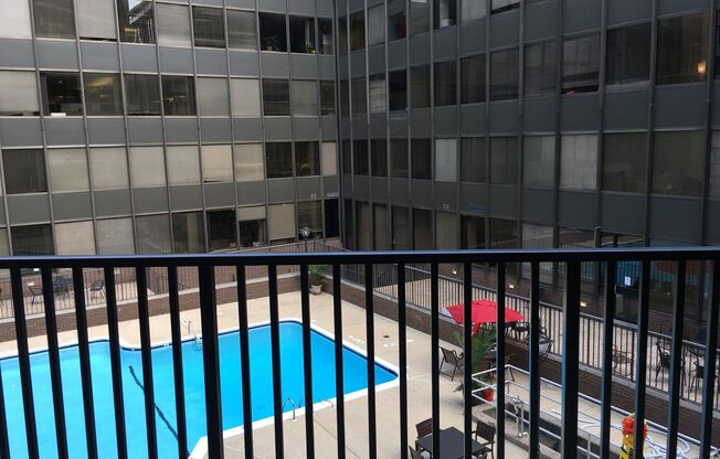 1 bed, 1 bath, 720 sqft, $3,600