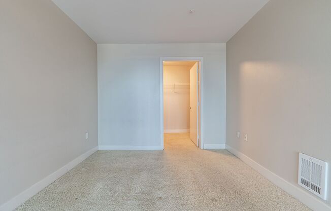 Studio, 1 bath, 660 sqft, $1,595, Unit B602