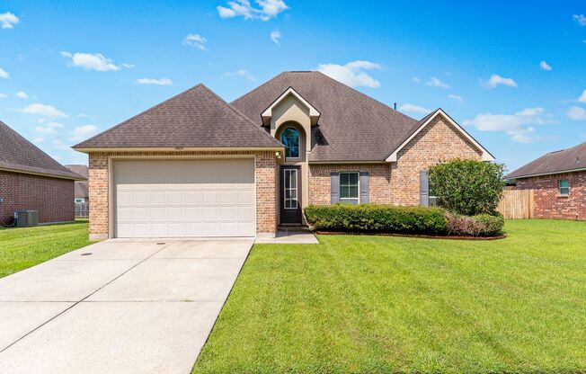 Charming 3BR/2BA Home in the Heart of Prairieville!